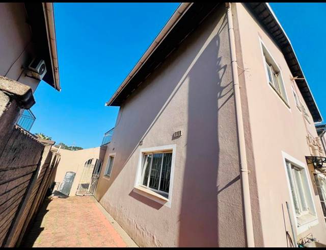 3 BEDROOM HOUSE FOR SALE IN WOODLANDS